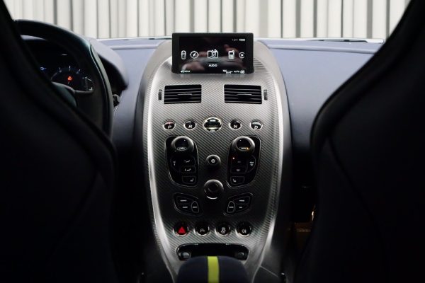 aa991fa3-ba72-4dc9-948d-35a253a7985e